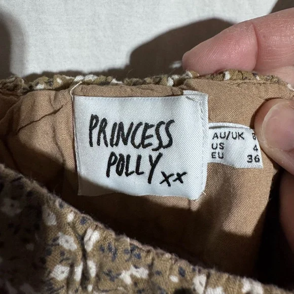 Princess Polly tan with white flower pattern Size 4 - Picture 4 of 8